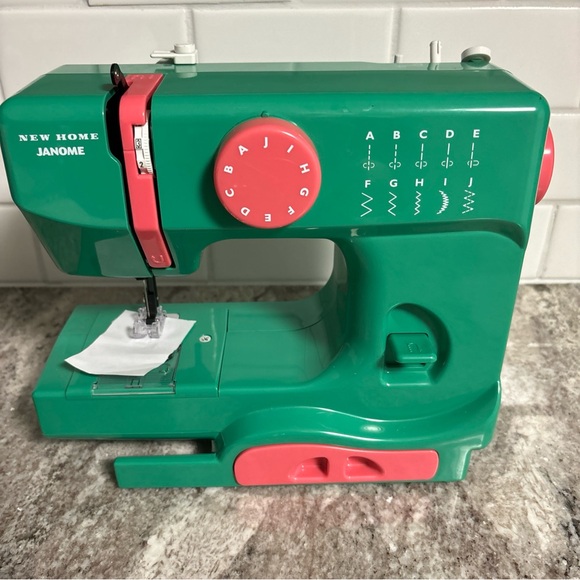 Janome New Home Rare Watermelon Model 525B Sewing Machine Works Great! W/ Extras - Picture 2 of 16